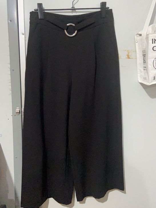 ONLY实体店买的，28的腰八分裤，原价五...