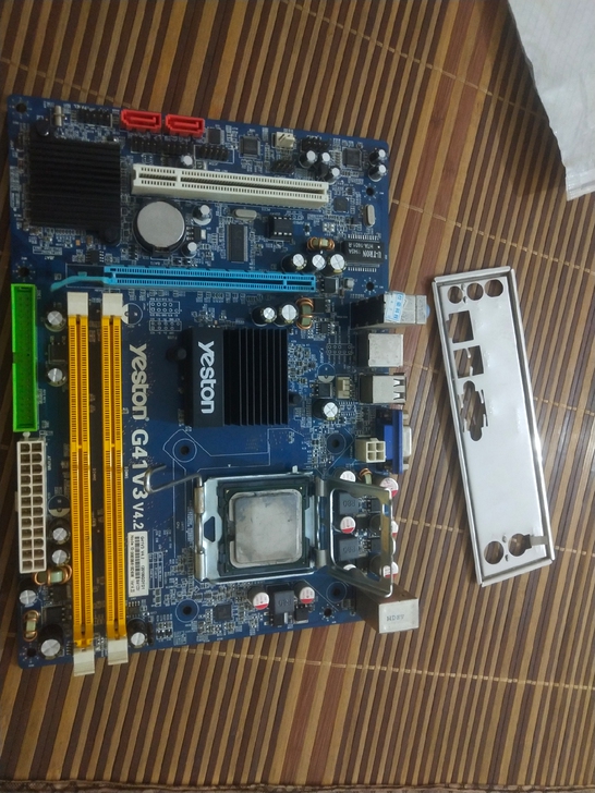 主板盈通G41v3 4.2  CPU至强X...
