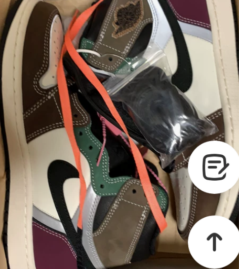 闲置 aj1 拼接 刚中 鞋盒微瑕疵 全新...