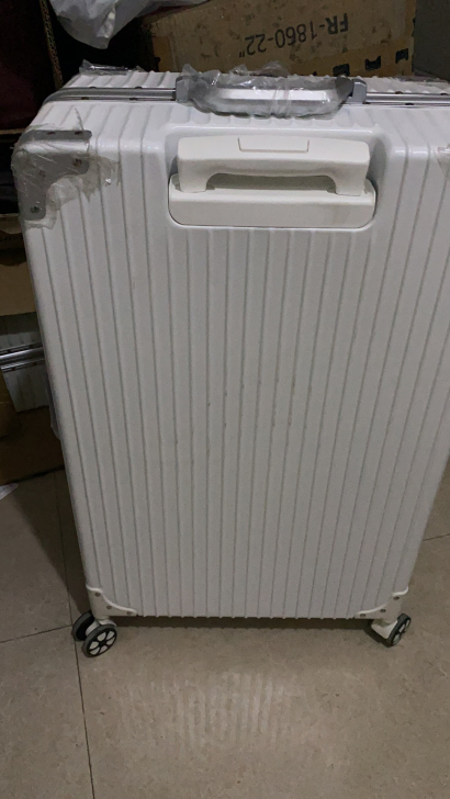 全新闲置行李箱  密码箱 70一个低价出售...