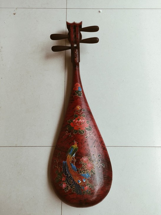古琵琶一把保存完好，