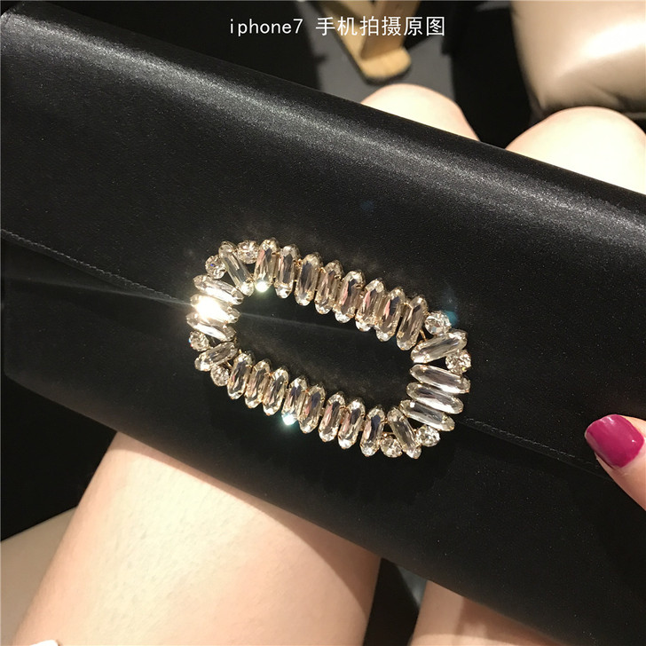 新款粗扣链条手拿包