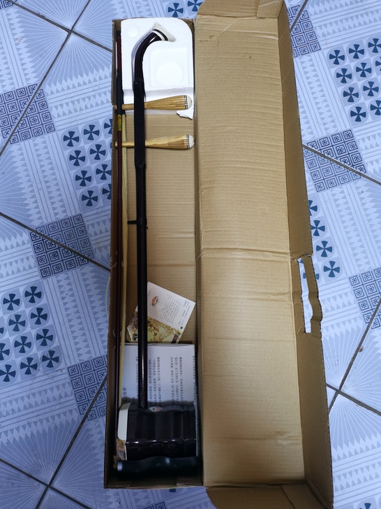 全新 ，今吴牌二胡，本人外行，买了后一直没...