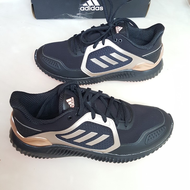 阿迪达斯 跑步鞋 FW9638 40码 U...