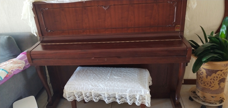 韩国三益钢琴，带琴凳，孩子不学了，忍痛转买...