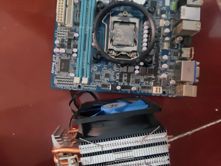 志强x3440加h55主板和散热，主板有问...