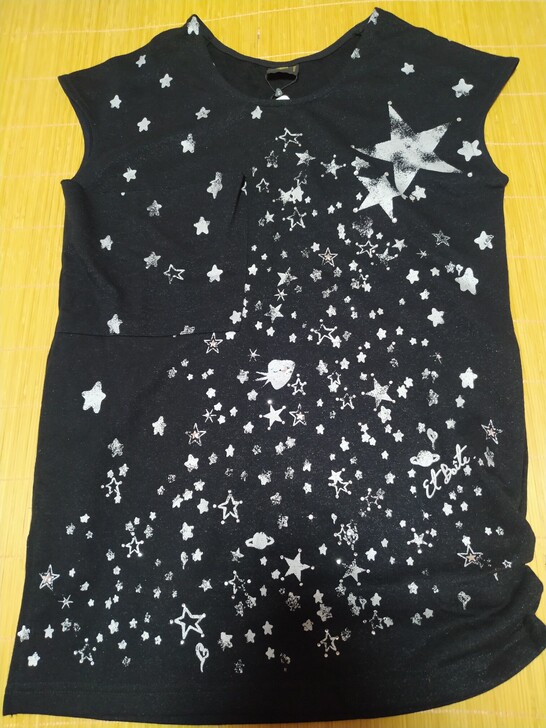 全新笛瑟女款背心160/84A，前面特别的...