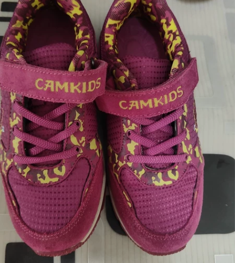 全新骆驼童鞋小骆驼36码内长23厘米。给孩...