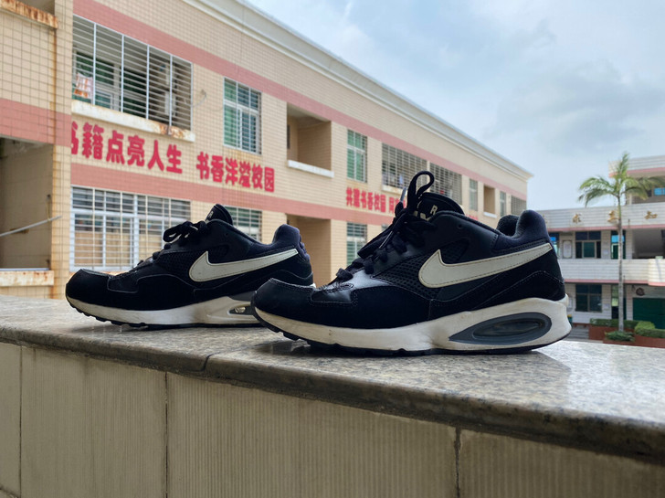 闲置正品耐克41码跑鞋运动鞋,鞋子成色还挺...