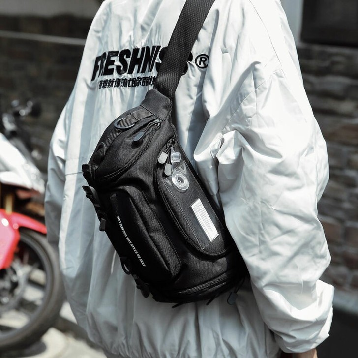 日系胸包男潮牌工装机能个性斜挎包单肩包百搭...