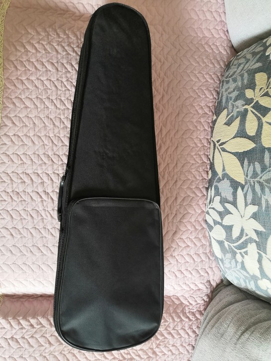 8成新，孩子练琴用过，现在长大了，换琴了，...