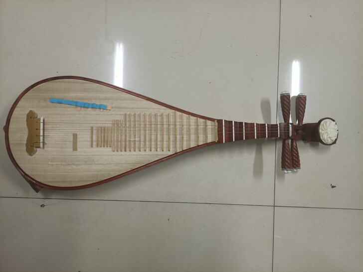 红花梨 小号 儿童琵琶，用了一年，九成新。...