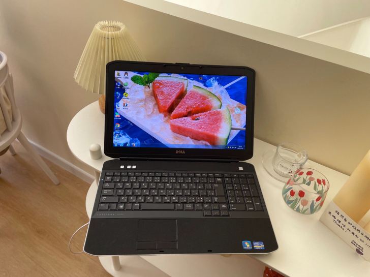 四核 戴尔笔记本电脑 i7 8g顶配 15...