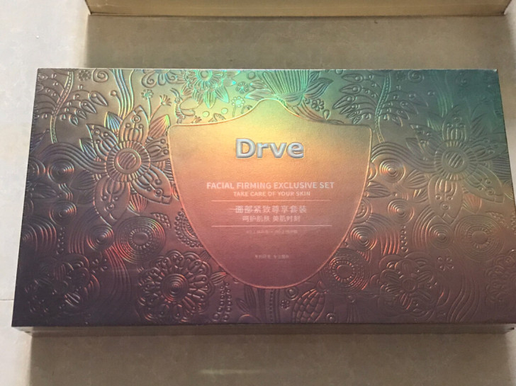 drve笛乐妃面部紧致尊享套装，全新，塑封...