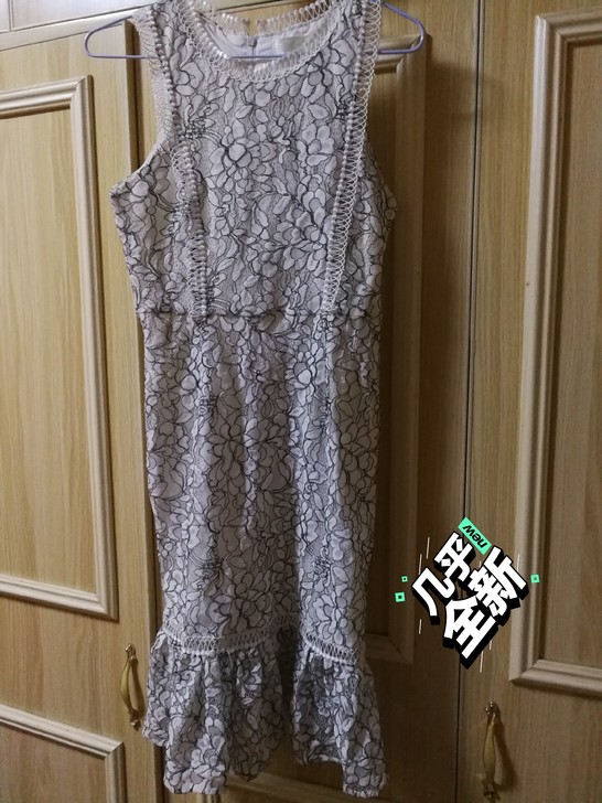 连衣裙，S码，几乎全新，没有穿过，洗过一次...