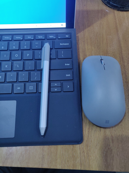 几乎全新微软surfacepro4平板电脑