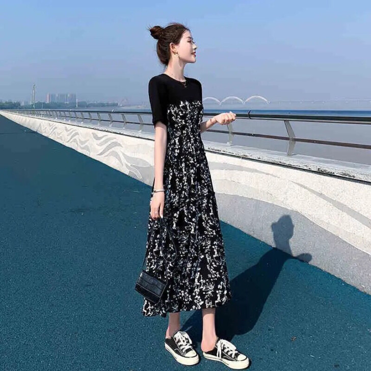 连衣裙女2021夏装新款赫本风中长款拼接碎...