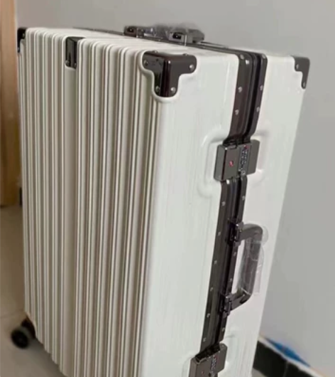 20寸带充电口铝框行李箱，女学生韩版行李箱...