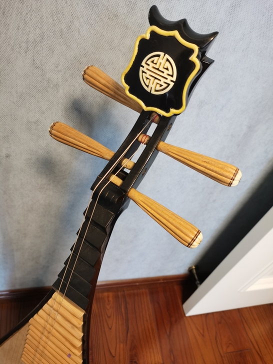 闲置一架二手琵琶，又想要了解的可私聊