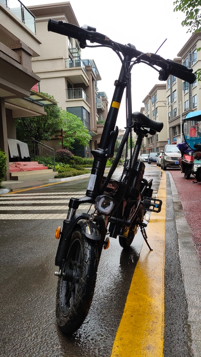 4月初买的，小刀牌，本来上班骑的，但是这种...