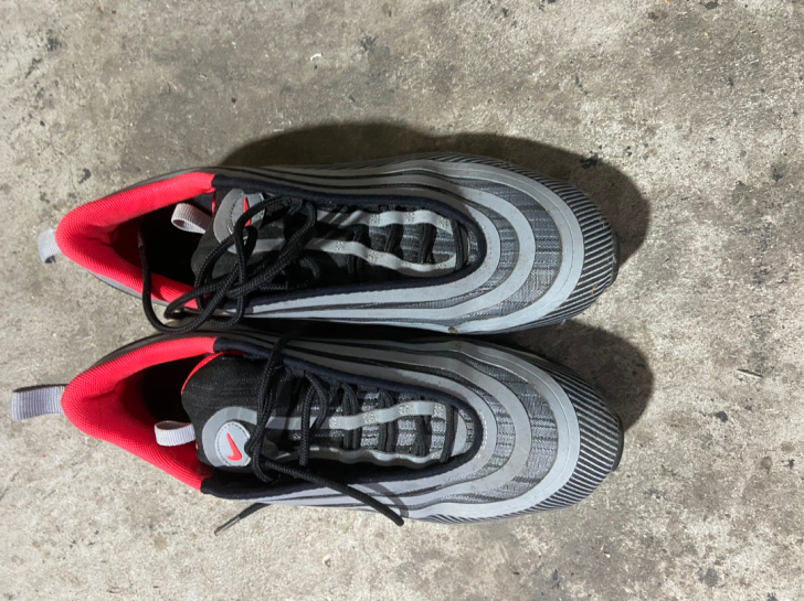 二手正品耐克全掌气垫跑步鞋41码 无开胶无...