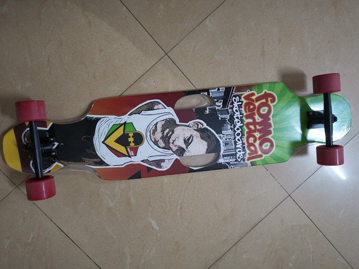 全新滑板长板，膜还未拆，长106cm宽25...