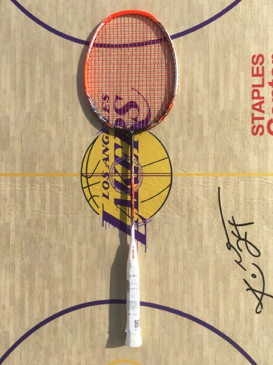 个人转让一支VICTOR威克多羽毛球拍碳纤...