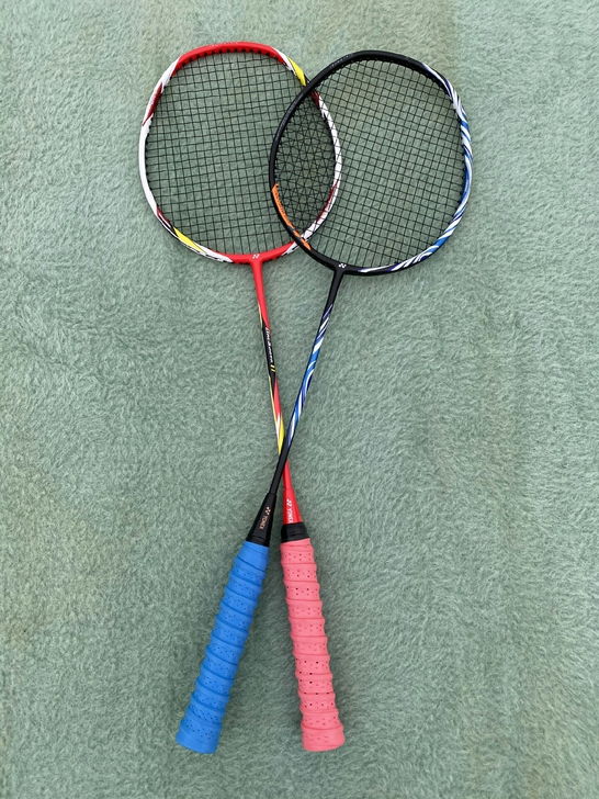 闲置转让个人一手尤尼克斯羽毛球拍