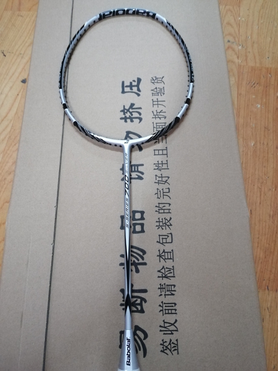 百宝力羽毛球拍，全碳素出口欧洲版，全新无瑕...