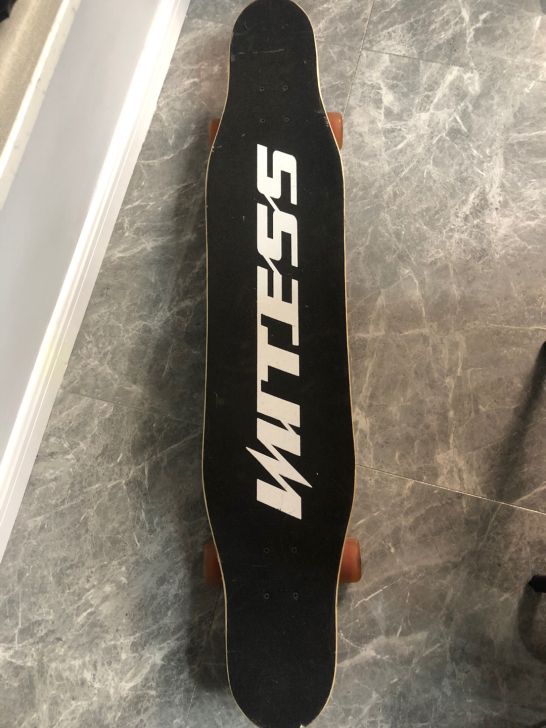 WITESS长板滑板，便宜出，快递发出后不...