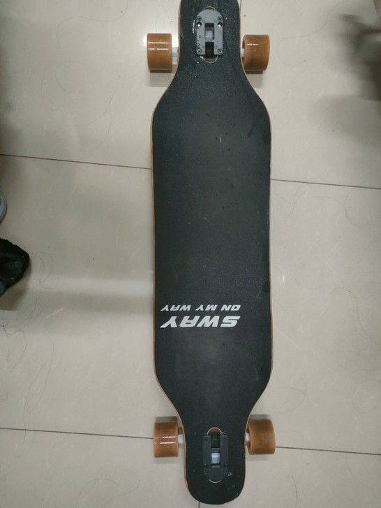 斯威滑板,学校内滑过两三次,一直闲置图案有...