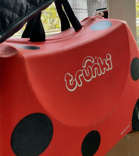 儿童行李箱 感兴趣的话点“我想要”和我私聊...