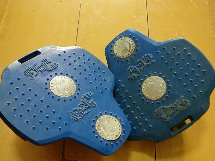 漂移板，分离式蛇板，玩的次数不多，基本没有...