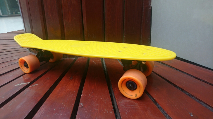 小鱼板 F1小鱼板 f1蓝魔轮 升级高速轴...