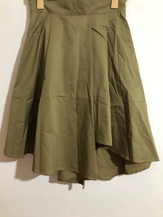 酷女孩穿的不规则褶皱半裙全新有吊牌