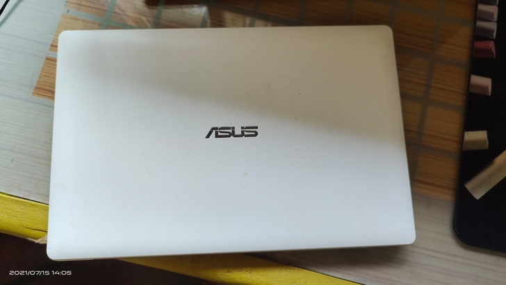 闲置一台笔记本电脑，华硕X202E，英特尔...