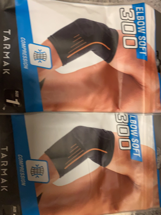 ＃迪卡侬护肘＃一对/全新未拆/曾经买来准备...