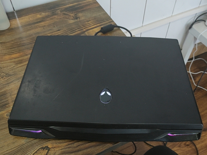 外星人M17XR3  准系统笔记本