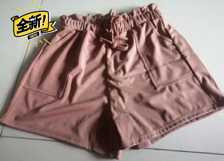 包邮出全新的xl码驼色短裤，120-135...