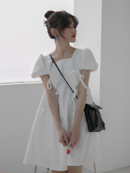 你好卡农 泡泡袖连衣裙女夏新款法式方领宽松...