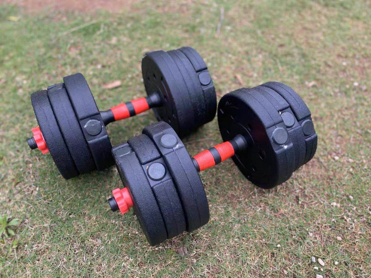 健身工作室不做了，低价出一批全新未拆封哑铃...