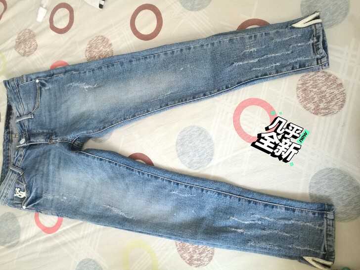 女款弹力牛仔裤28码，每条15元包邮，两条...