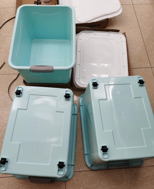 特  价出两个39.9元包邮大号收纳箱，没...