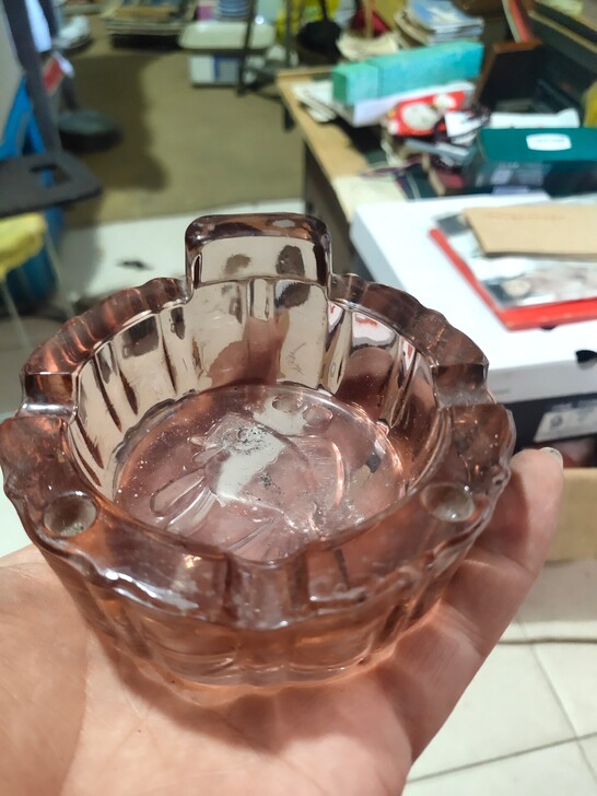 老琉璃烟灰缸两个一起出，绿的有磕碰，实物和...