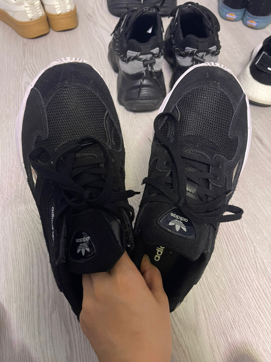 品牌型号 :阿迪达斯官方 adidas 三...