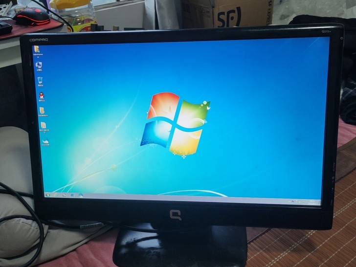 惠普22寸原装显示器,功能全好,带喇叭,分...