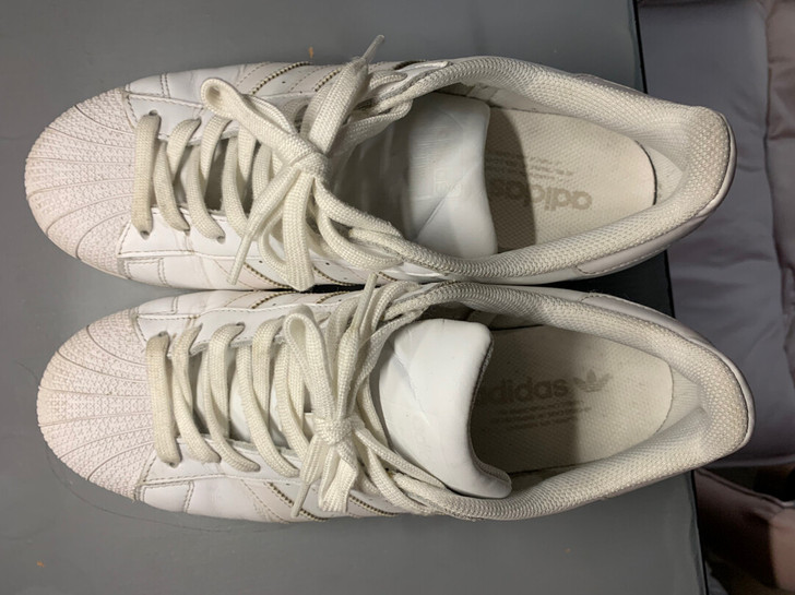品牌型号 ：adidas贝壳