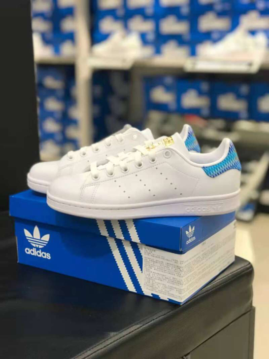上海折扣店代购 有小票 adidas阿迪达...