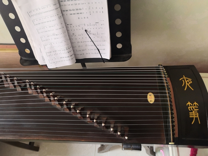 低价出古筝，家里没地方摆置，包括调音工具，...
