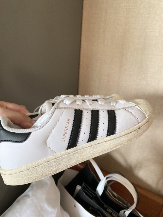 Adidas 刚刚干洗干净 平时穿散步也很...